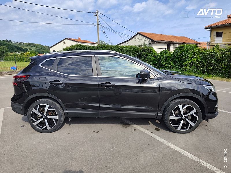 Nissan&nbsp;Qashqai&nbsp;<small><strong>1.6 DIG-T Tekna</strong></small>