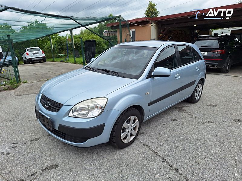 Kia&nbsp;Rio&nbsp;<small><strong>1.4i EX Dober motor</strong></small>