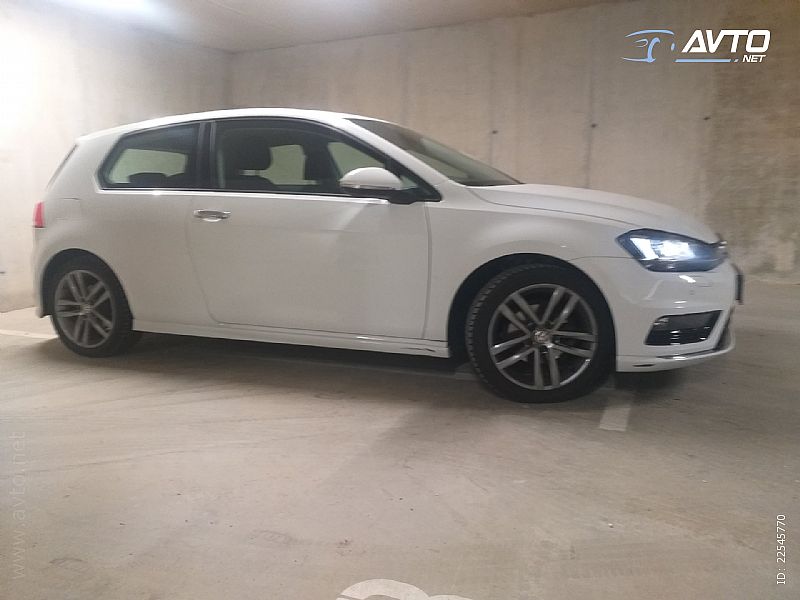Volkswagen&nbsp;Golf&nbsp;<small><strong>TSI R-line samo 61500 km</strong></small>