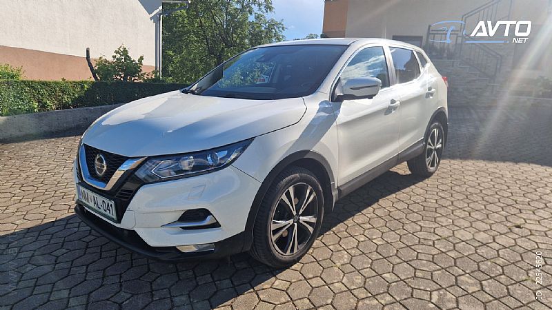 Nissan&nbsp;Qashqai&nbsp;<small><strong>4WD 1.7 dCi N-Connecta</strong></small>
