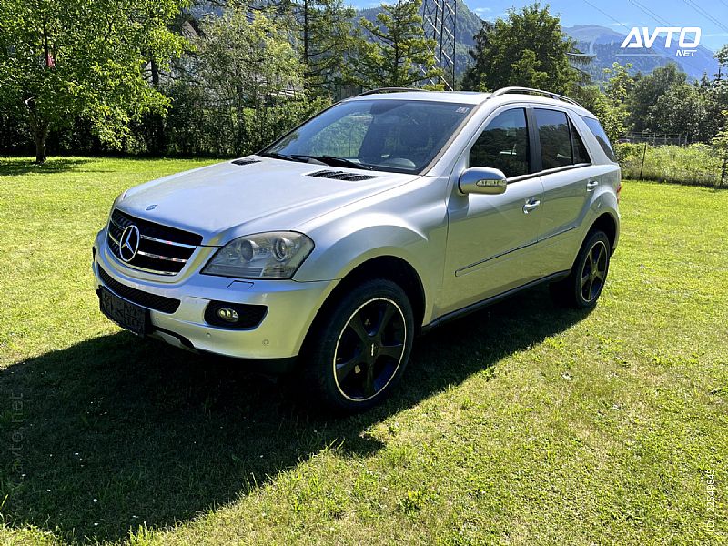 Mercedes-Benz&nbsp;ML-Razred&nbsp;<small><strong>ML 320 CDI Avt. Beri opombe</strong></small>