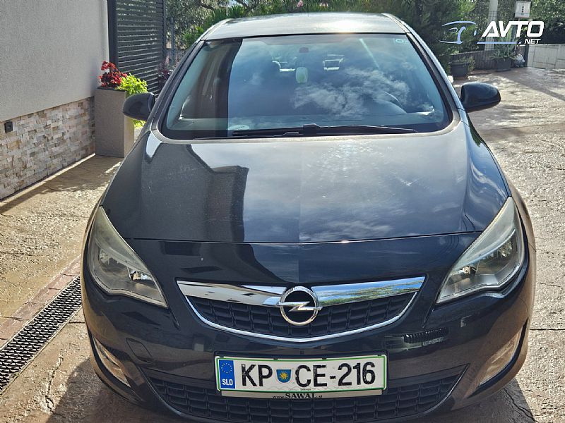 Opel&nbsp;Astra&nbsp;<small><strong>1.6i 16V Enjoy</strong></small>