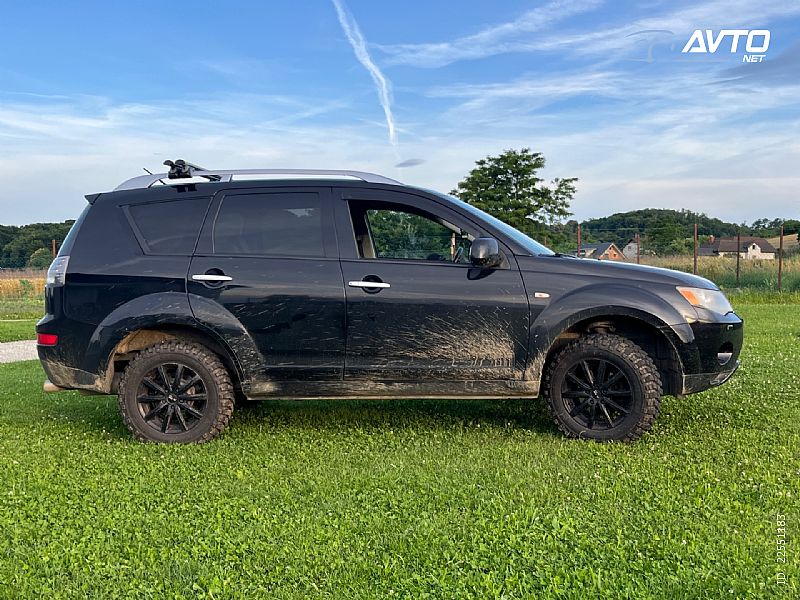 Mitsubishi&nbsp;Outlander&nbsp;<small><strong>2.4 Intense+ Avt.</strong></small>
