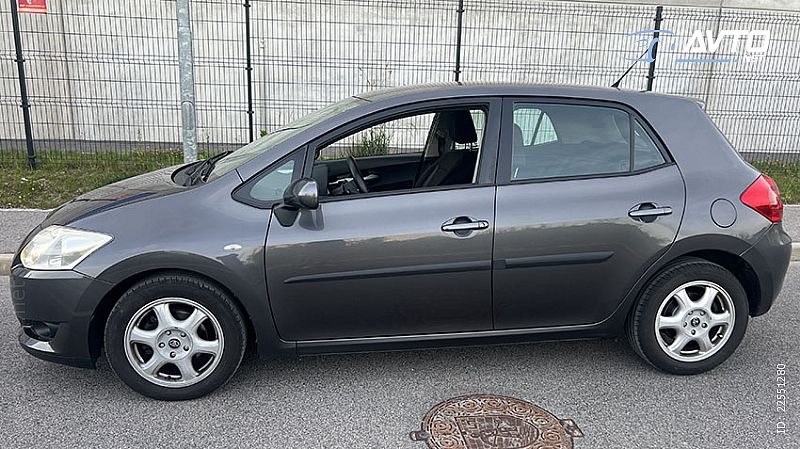Toyota&nbsp;Auris&nbsp;<small><strong>1.4 D-4D Luna</strong></small>
