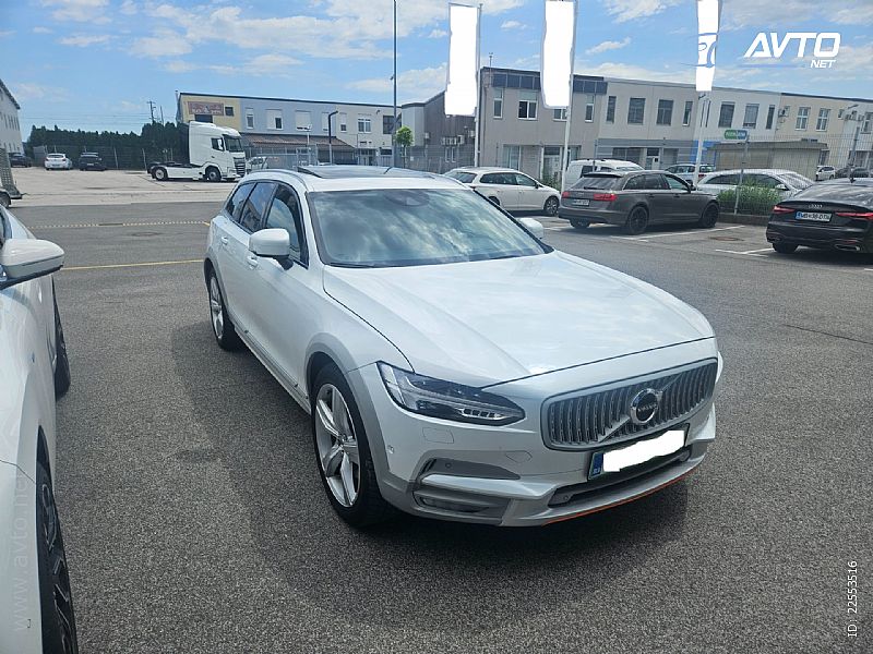 Volvo&nbsp;V90 Cross Country&nbsp;<small><strong>OCEAN RACE-VSA OPREMA</strong></small>
