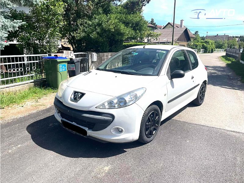 Peugeot&nbsp;206&nbsp;<small><strong></strong></small>