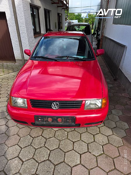 Volkswagen&nbsp;Polo&nbsp;<small><strong>Limuzina 1.6</strong></small>