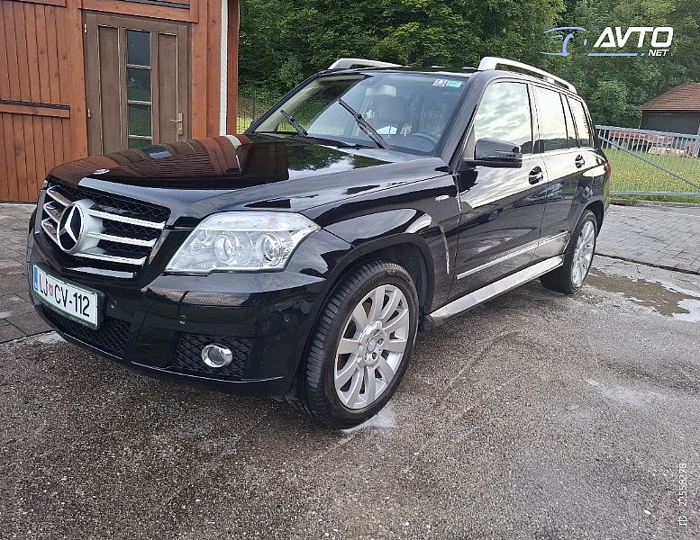 Mercedes-Benz&nbsp;GLK-Razred&nbsp;<small><strong>GLK 220 CDI 4MATIC BlueEFICIENCY Avt.</strong></small>