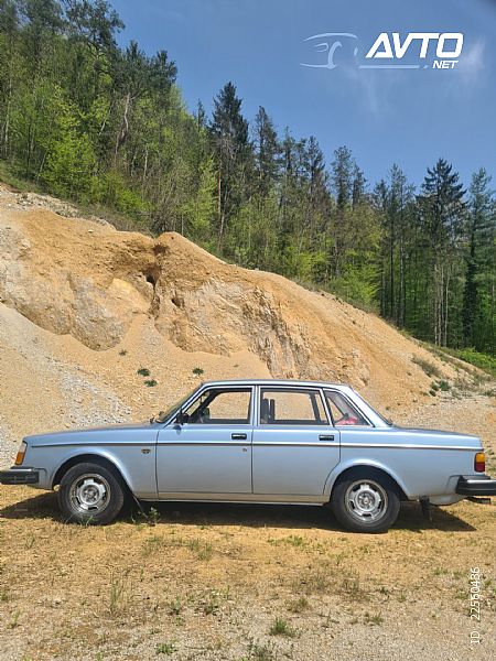 Volvo&nbsp;-&nbsp;<small><strong>244GL</strong></small>