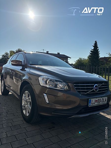 Volvo&nbsp;XC60&nbsp;<small><strong>FWD D4 Momentum Geartronic</strong></small>