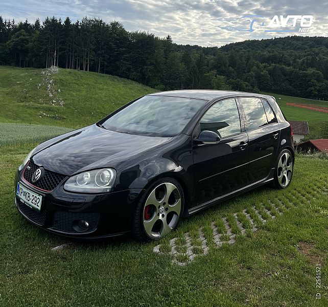 Volkswagen&nbsp;Golf&nbsp;<small><strong>2.0 GTI</strong></small>