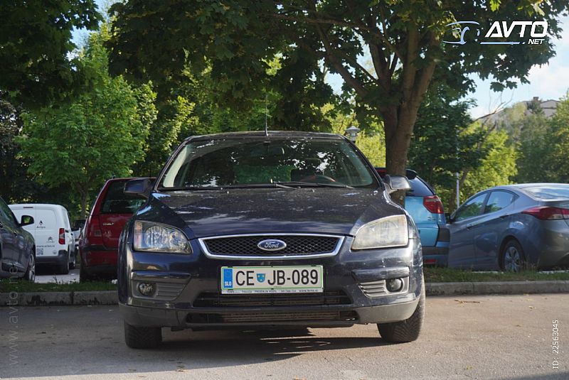 Ford&nbsp;Focus&nbsp;<small><strong>1.6 TDCi Ambiente</strong></small>