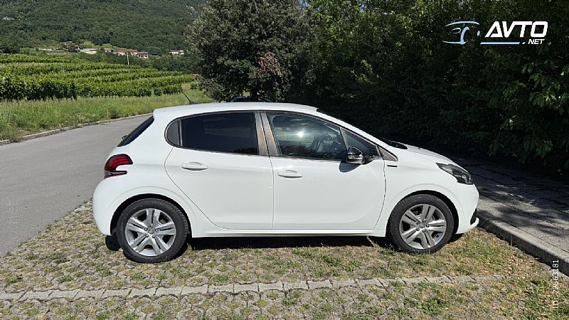 Peugeot&nbsp;208&nbsp;<small><strong></strong></small>