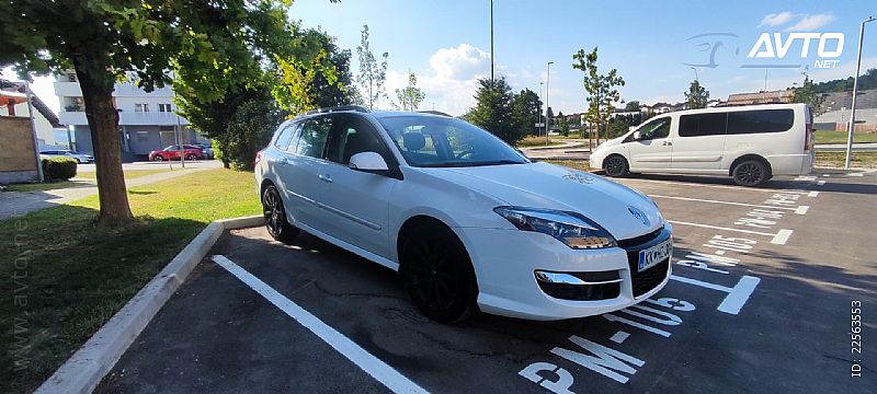 Renault&nbsp;Laguna&nbsp;<small><strong>Grandtour 2.0 dCi 131 4control</strong></small>