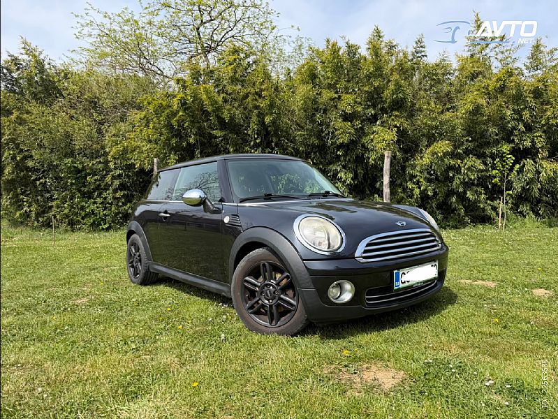 MINI&nbsp;Cooper&nbsp;<small><strong>1.6</strong></small>
