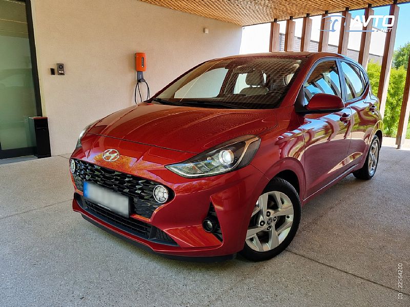 Hyundai&nbsp;i10&nbsp;<small><strong>1.2 Style + Navigacija + Kamera + 1.Lastnik</strong></small>