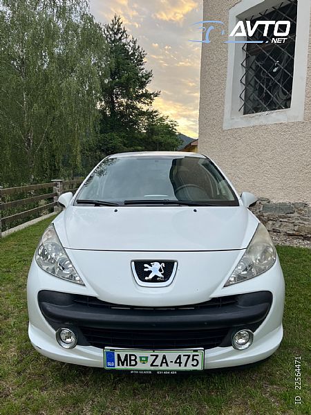 Peugeot&nbsp;207&nbsp;<small><strong>Trendy 1.4</strong></small>