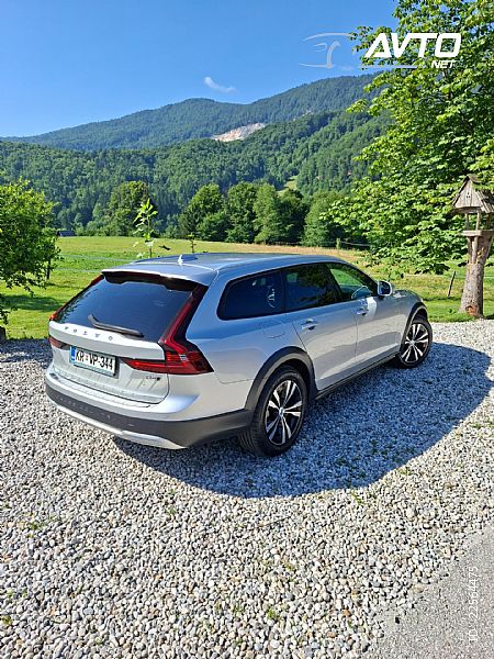 Volvo&nbsp;V90 Cross Country&nbsp;<small><strong></strong></small>