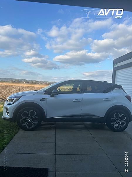 Renault&nbsp;Captur&nbsp;<small><strong>hybrid</strong></small>