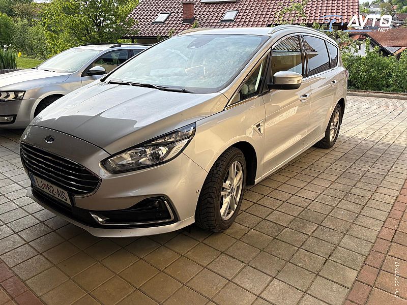 Ford&nbsp;S-Max&nbsp;<small><strong>2.0 EcoBlue Titanium</strong></small>