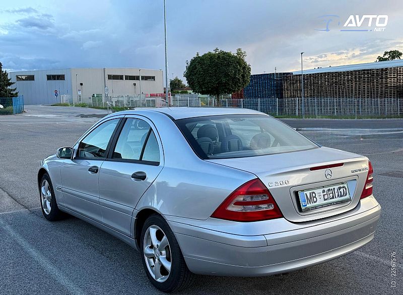 Mercedes-Benz&nbsp;C-Razred&nbsp;<small><strong>C 200 Avtomatik Kompressor </strong></small>