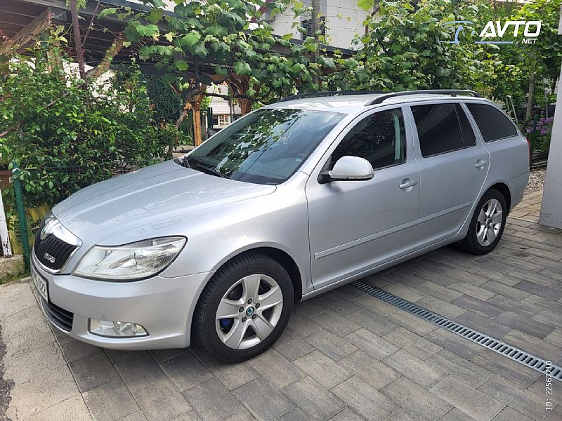 �koda&nbsp;Octavia&nbsp;<small><strong>Combi 4x4 1.6 TDI CR DPF Elegance</strong></small>