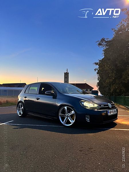 Volkswagen&nbsp;Golf&nbsp;<small><strong>Highline 2.0 TDI</strong></small>