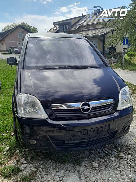 Opel&nbsp;Meriva&nbsp;<small><strong>1.3 CDTI Cosmo</strong></small>