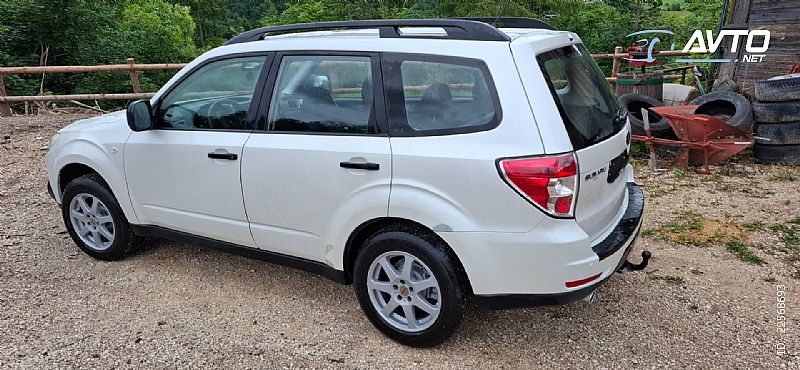 Subaru&nbsp;Forester&nbsp;<small><strong>2.0 RR AWD + plin</strong></small>