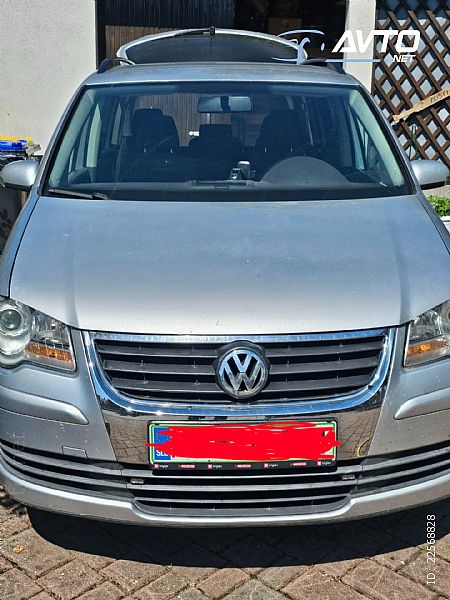 Volkswagen&nbsp;Touran&nbsp;<small><strong>1.9 TDI Highline</strong></small>