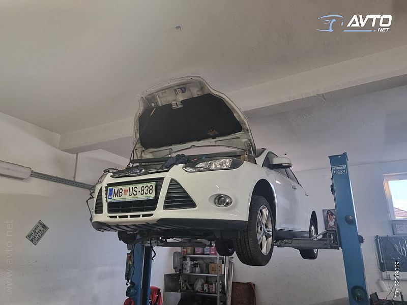 Ford&nbsp;Focus&nbsp;<small><strong>1.0 EcoBoost Trend</strong></small>