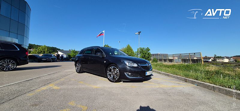 Opel&nbsp;Insignia&nbsp;<small><strong>SportsTourer 2.0 CDTI Edition Start Stop</strong></small>