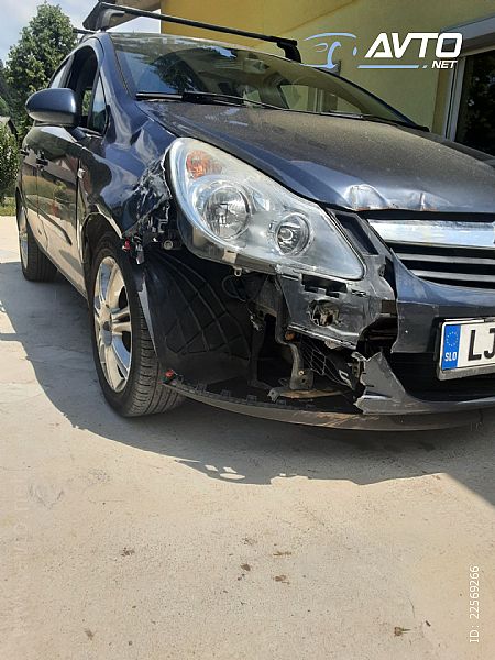 Opel&nbsp;Corsa&nbsp;<small><strong>Enjoy 1.4 16V</strong></small>