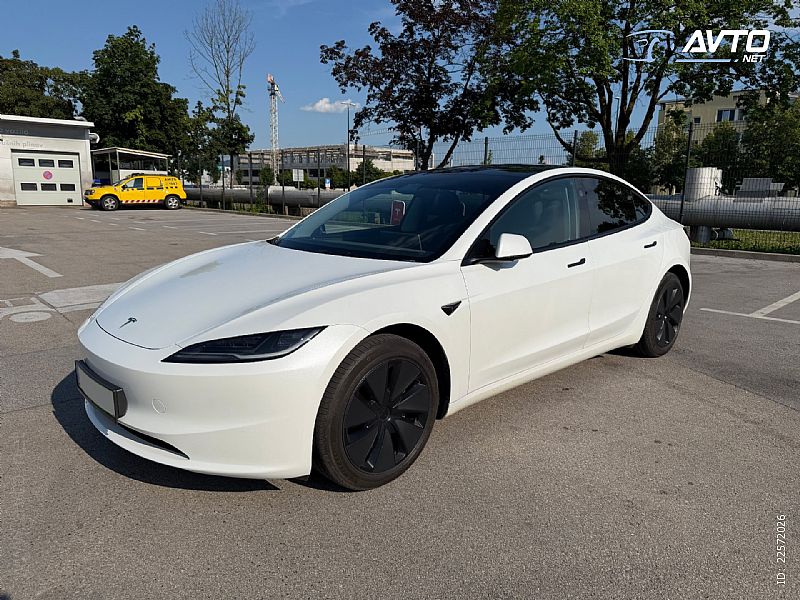 Tesla&nbsp;Model 3&nbsp;<small><strong>Standard Range RWD</strong></small>