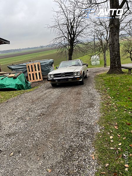 Mercedes-Benz&nbsp;SL-Razred&nbsp;<small><strong>560SL Roadster</strong></small>