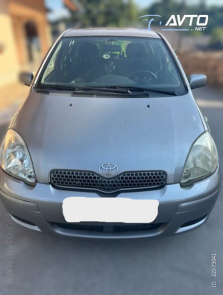 Toyota&nbsp;Yaris&nbsp;<small><strong>1.0 VVT-i Cool Terra</strong></small>