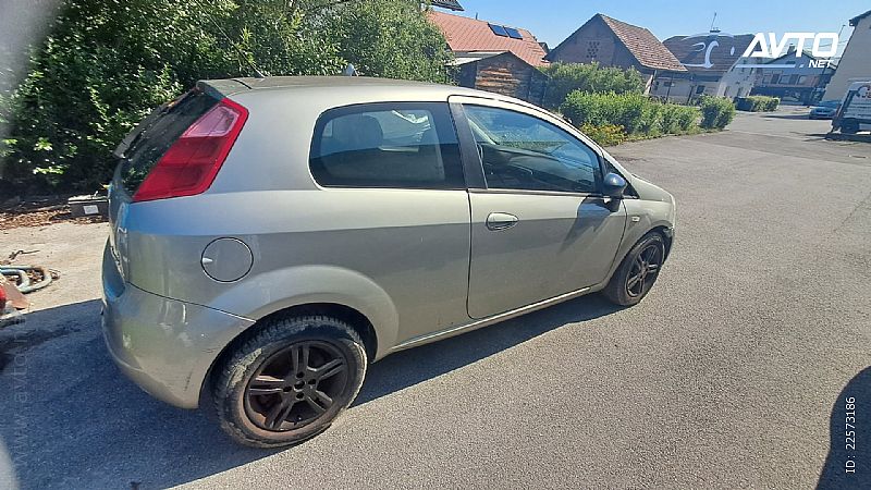 Fiat&nbsp;Punto&nbsp;<small><strong>Grande  Emotion 1.9 Multijet 8V</strong></small>