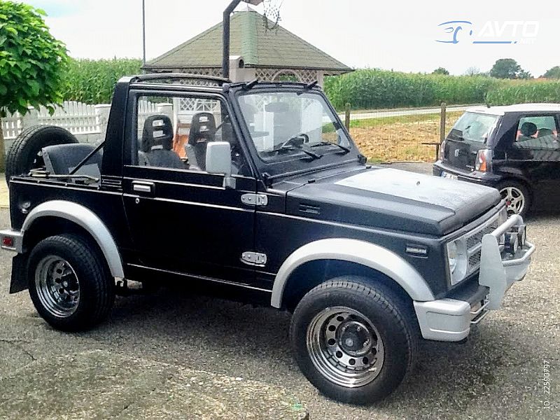 Suzuki&nbsp;Samurai&nbsp;<small><strong>LX</strong></small>