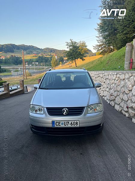 Volkswagen&nbsp;Touran&nbsp;<small><strong>1.9 TDI Conceptline</strong></small>