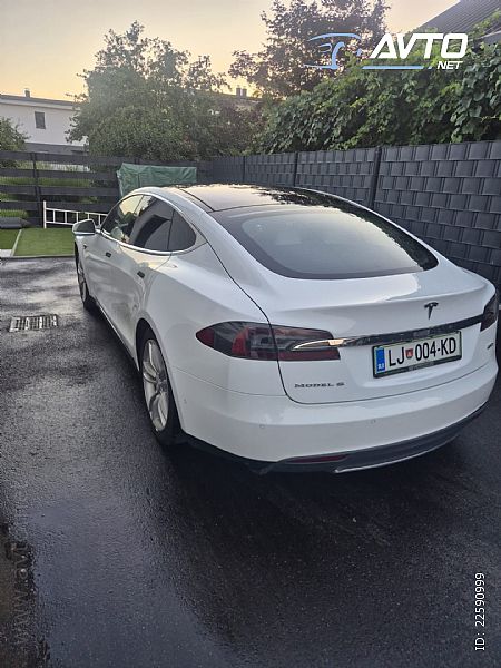 Tesla&nbsp;Model S&nbsp;<small><strong>85D AUT</strong></small>