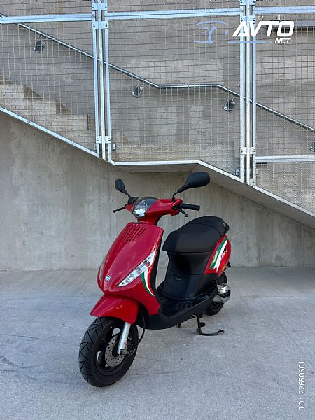 Piaggio&nbsp;ZIP 2T 25KMH ZELO LEP
