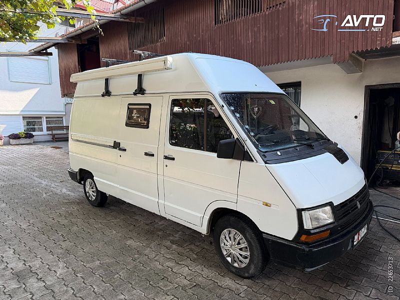 Renault&nbsp;TRAFIC&nbsp;<small><strong></strong></small>