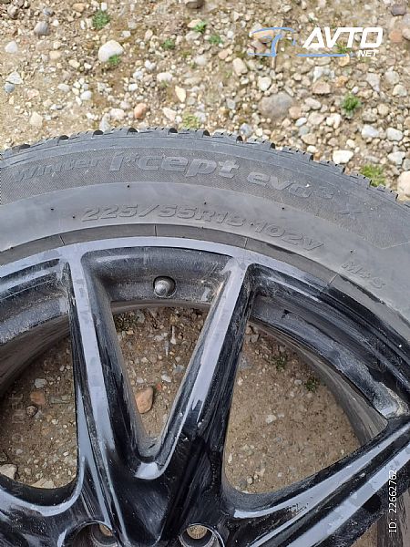Hankook&nbsp;&nbsp;<small>225&nbsp;/&nbsp;55 &nbsp;R&nbsp;18</small>