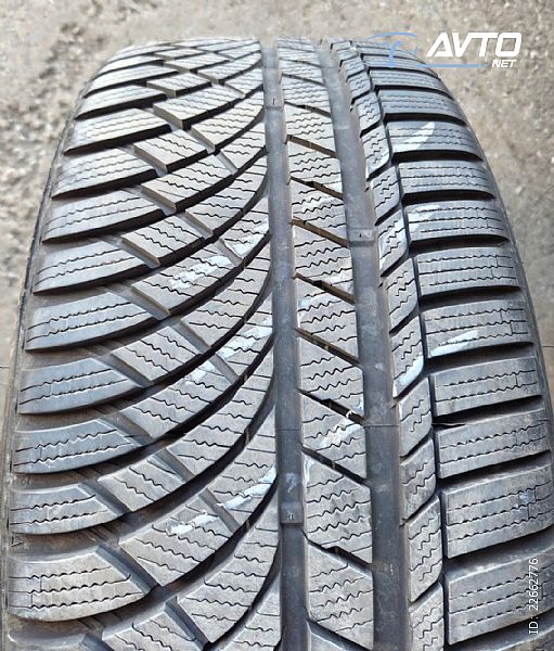 Kumho&nbsp;Dot 25 WinterCraft WP72 &nbsp;<small>245&nbsp;/&nbsp;40 &nbsp;R&nbsp;19</small>