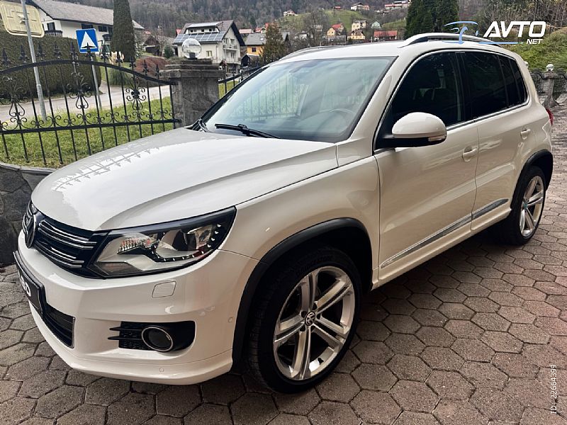 Volkswagen&nbsp;Tiguan&nbsp;<small><strong>2.0 TDI 4X4 DSG 1.LASTNIK R-LINE ALU18 BIXENON LED</strong></small>