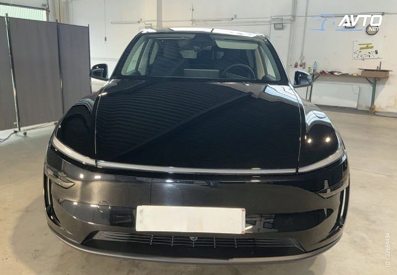 Tesla&nbsp;Model Y&nbsp;<small><strong>Long Range</strong></small>