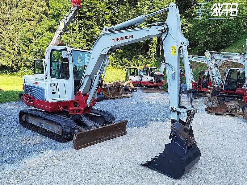 Takeuchi&nbsp;TB250 HID.HITRA MENJAVA  ODLI�EN FINANCIRANJE&nbsp;<small><strong></strong></small>