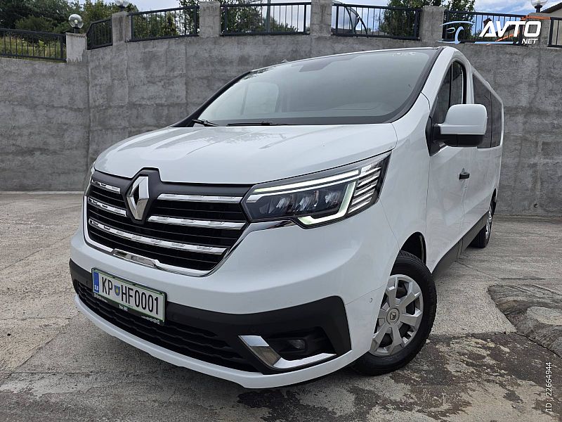 Renault&nbsp;Trafic&nbsp;<small><strong>8+1 OSEB - TOP</strong></small>