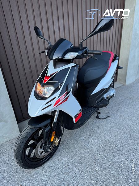 Aprilia&nbsp;SR50 MOTARD 25KMH 2T KOT NOV