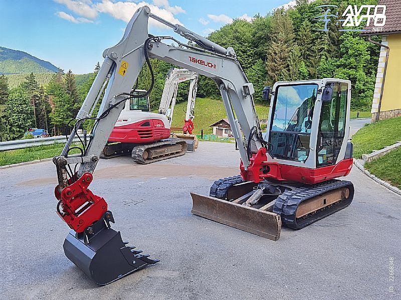 Takeuchi&nbsp;TB 250 POWERTILT NOVE GOSENICE TOP STANJE&nbsp;<small><strong></strong></small>